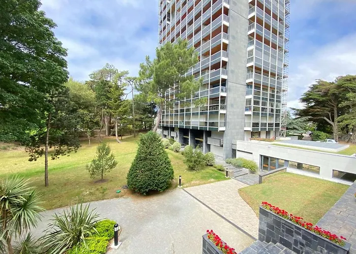 Calme Et Verdoyant: 2 Pièces, Terrasse, Parking, Proche Et Commerces - Fr-1-245-74 * La Baule-Escoublac