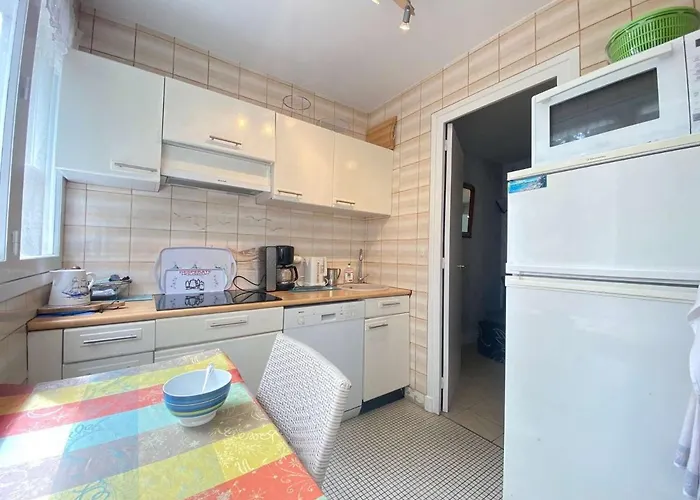 Calme Et Verdoyant: 2 Pièces, Terrasse, Parking, Proche Et Commerces - Fr-1-245-74 Appartamento *