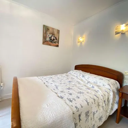 Calme Et Verdoyant: 2 Pieces, Terrasse, Parking, Proche Et Commerces - Fr-1-245-74 Apartman La Baule