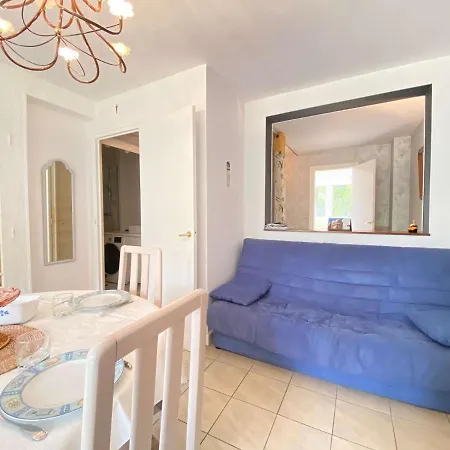 Calme Et Verdoyant: 2 Pièces, Terrasse, Parking, Proche Et Commerces - Fr-1-245-74 Appartamento