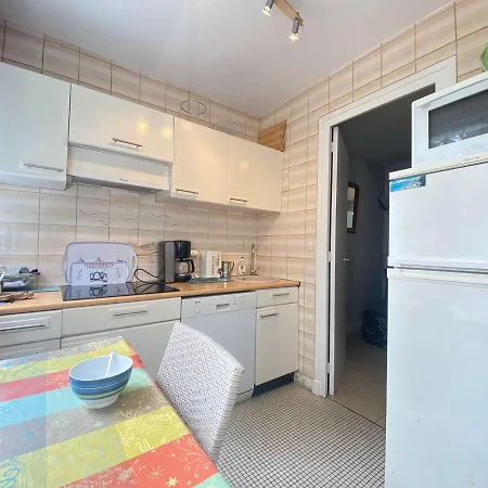 Calme Et Verdoyant: 2 Pieces, Terrasse, Parking, Proche Et Commerces - Fr-1-245-74 Daire *