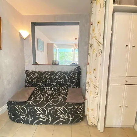 Calme Et Verdoyant: 2 Pieces, Terrasse, Parking, Proche Et Commerces - Fr-1-245-74 * La Baule