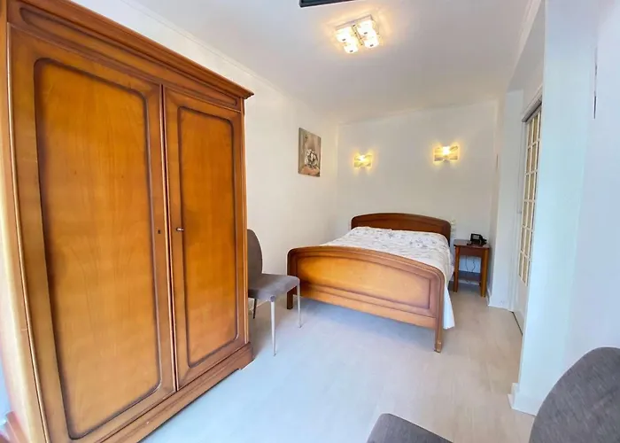 Apartman Calme Et Verdoyant: 2 Pieces, Terrasse, Parking, Proche Et Commerces - Fr-1-245-74 *