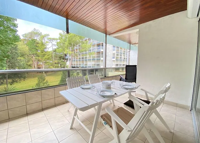 Apartman Calme Et Verdoyant: 2 Pieces, Terrasse, Parking, Proche Et Commerces - Fr-1-245-74 La Baule